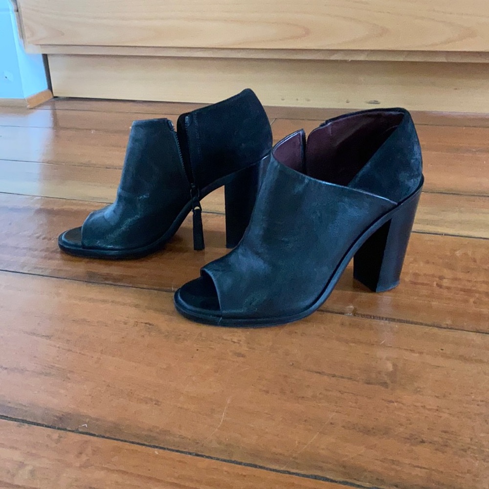 Rag and Bone Italian leather and suede peep toe Mabel bootie size 39